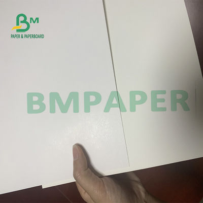 ورق کاغذ مقوا سفید خمیر چوب ویرجین صاف برای کارت دعوت 610mm X 860mm