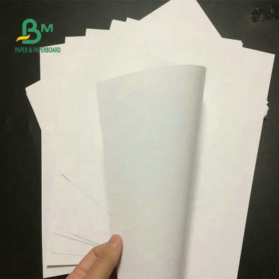 95 x 130cm 200 گرم 250 گرم رول کاغذ هنری براق سفید برای بروشور سازی