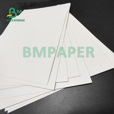 تخته کاغذی 260 گرمی 16 عددی C1S SBS برای کارتن های تاشو 90 x 125 سانتی متر سفید روشن