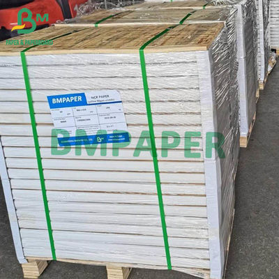 کاغذ کپی SGS بدون کربن CB CFB CF اندازه 43 X 61cm A2 55-60 Gsm کاغذ سفید تصویر سیاه