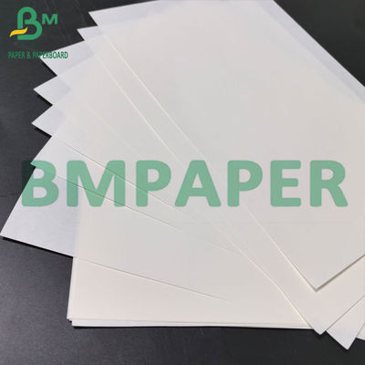70 گرمی کاغذ کرافتی سفید سفید شده پهنای رول 1100 میلی متر کاغذ کرافتی برای کیسه های خرید