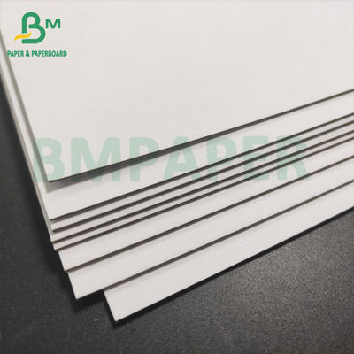 ورق کارتونی صاف سفید بدون پوشش 1.5mm 2mm ضخامت ورق ورق برای بسته بندی
