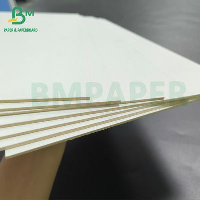 1000 گرم کارتونی سفید پوشانده دو طرفه 65 X 100 سانتی متری کارتونی نازک