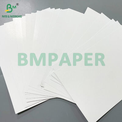 ۲۹۰ گرم ۳۰۰ گرم ورق پرمیوم C2S سیاه هسته ای ۶۸ × ۹۶ سانتی متر برای کارت بازی